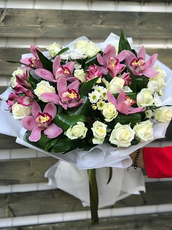 Букет цветов из: Розы и Хризантемы в Кырене