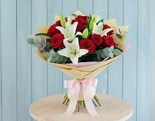 Букет цветов из:  Лилии и Розы в Кырене