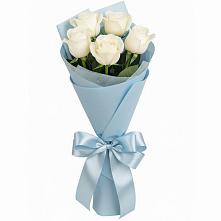Букет 5 Белых роз Проуд в Кырене