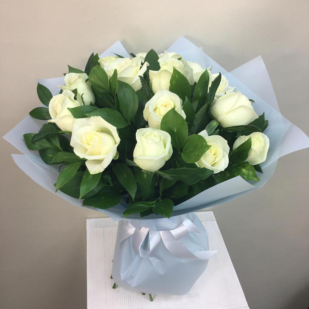 Букет 15 Белых роз Проуд в Кырене