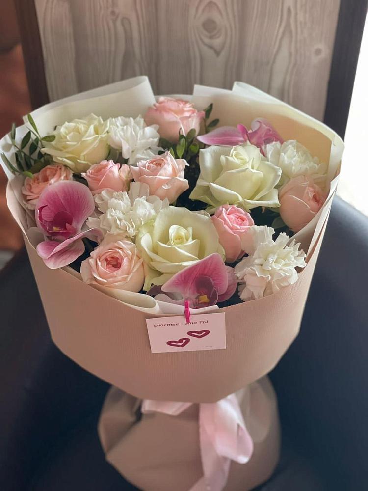 Букет цветов из: Орхидеи, Розы и Гвоздики в Кырене