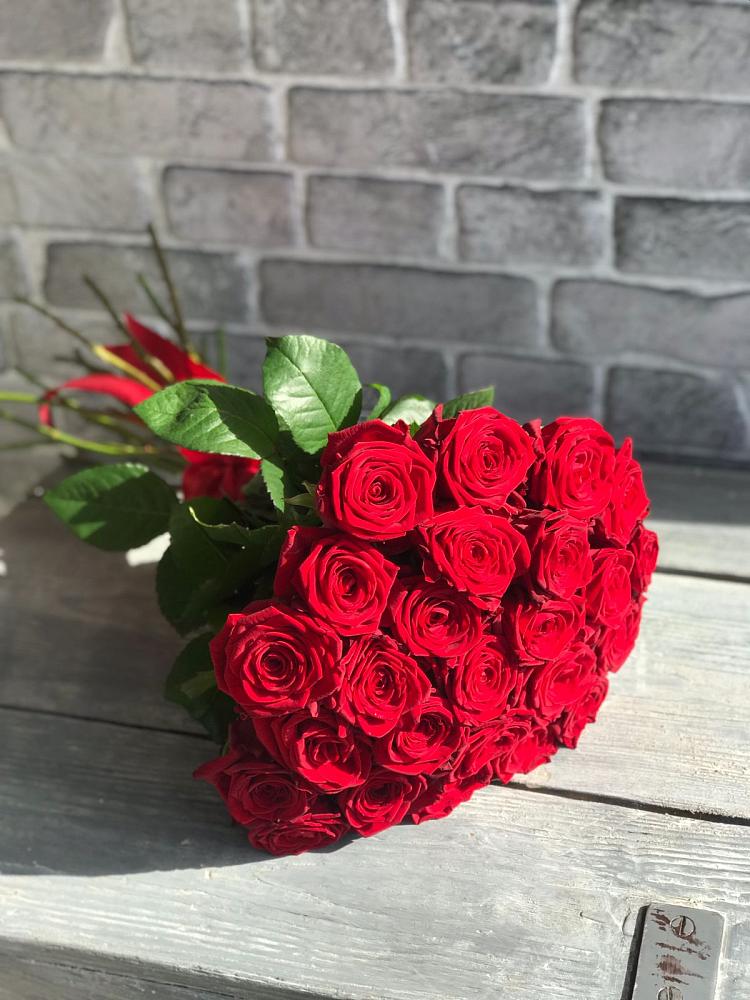 Букет Красные розы Фридом в Кырене