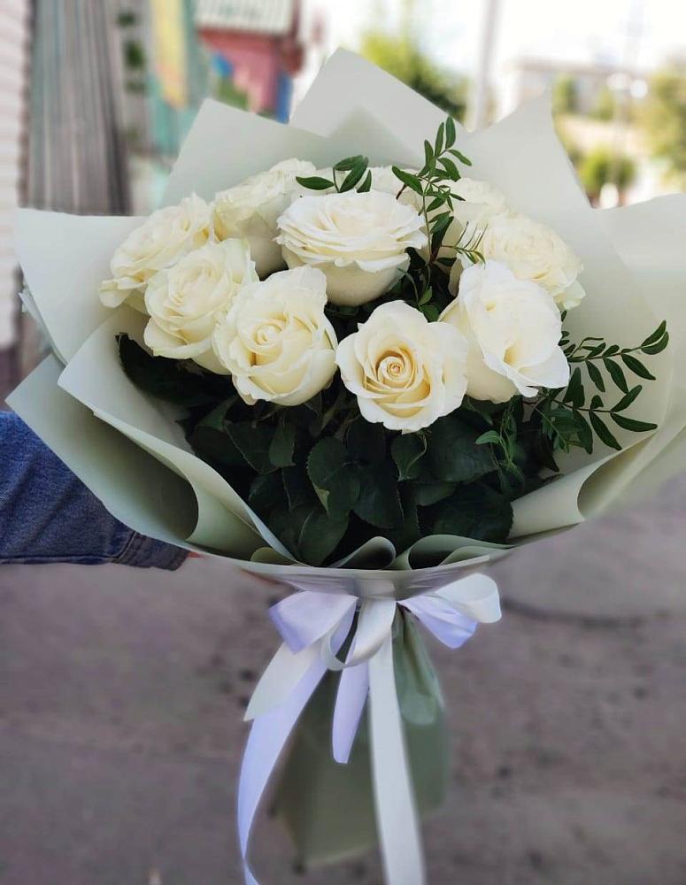 Букет Белые розы Проуд в Кырене