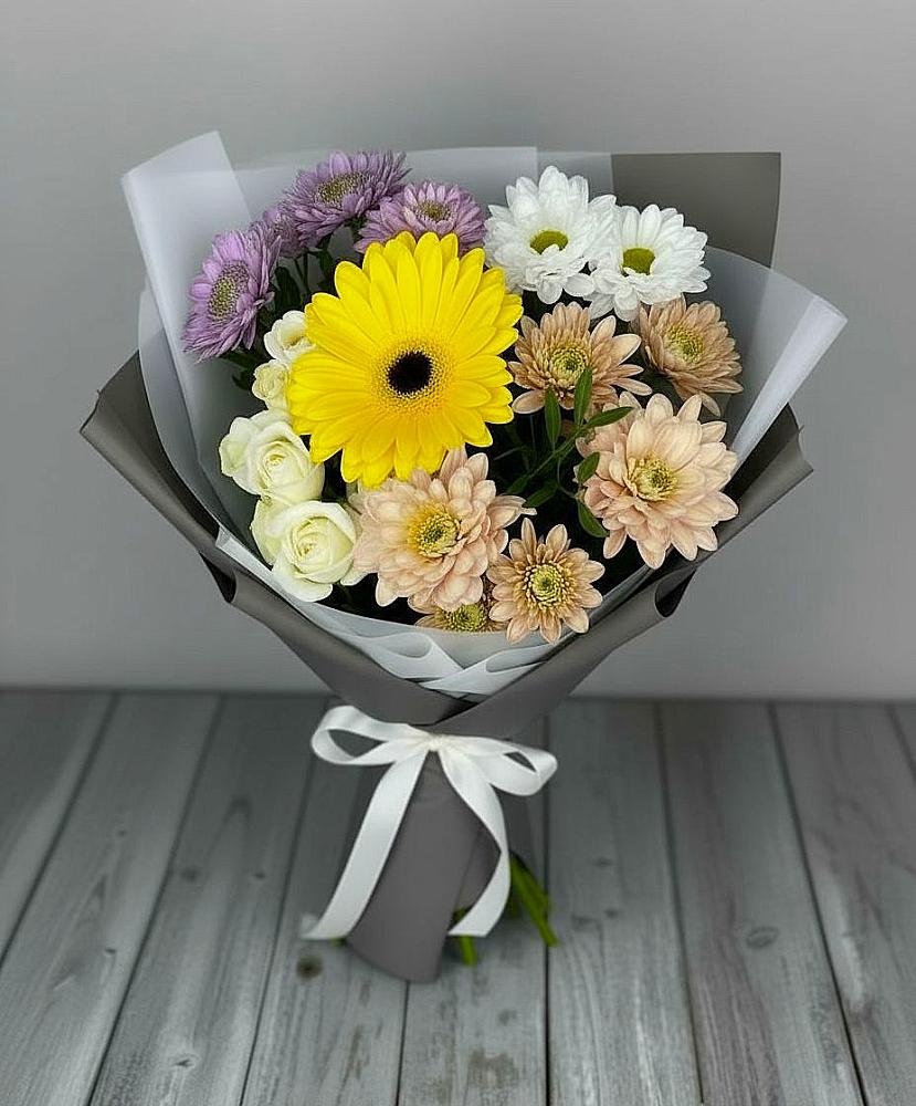 Букет цветов из: Розы, Герберы и Хризантемы в Кырене
