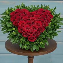 Цветочная композиция из Розы в виде сердца в Кырене