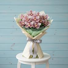 Букет цветов из:  Орхидеи и Розы #REPLACE_PRED# Кырене