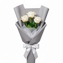 Букет 3 белые розы в Кырене