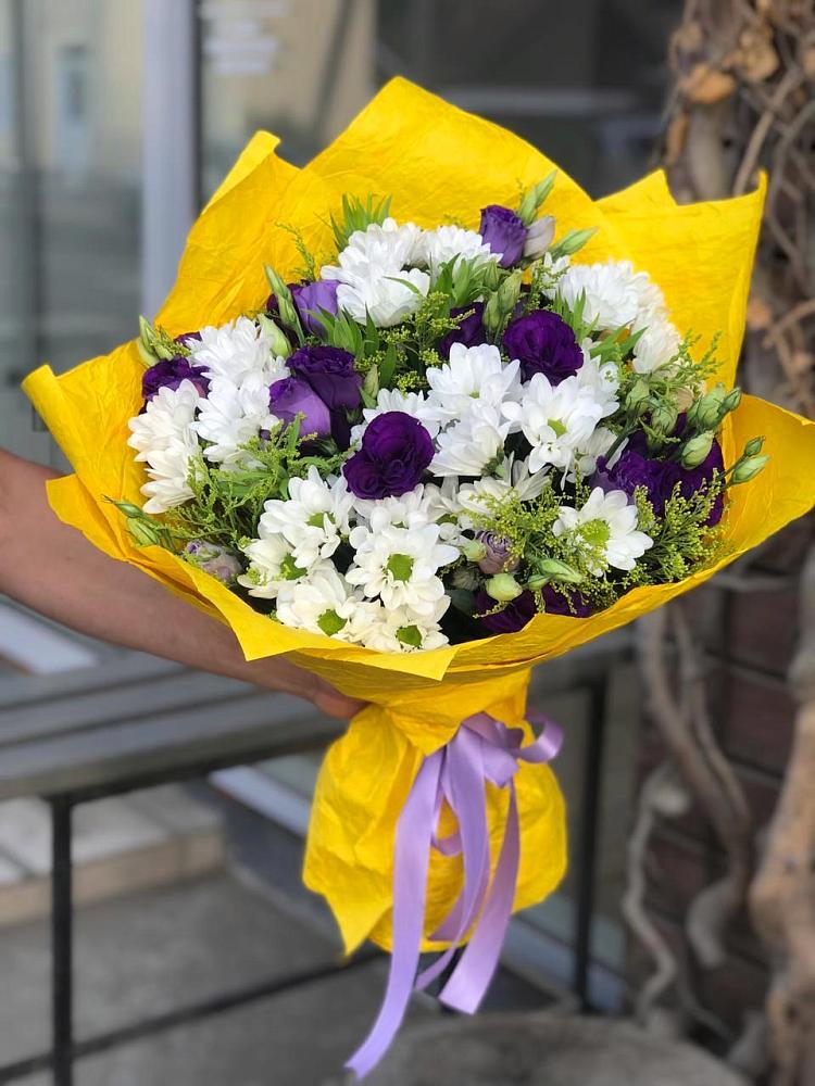 Букет цветов из: Ирисы, Хризантемы и Ромашки в Кырене