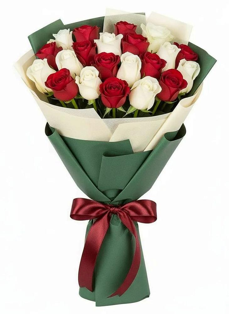 Букет Микс из красных и белых роз в Кырене