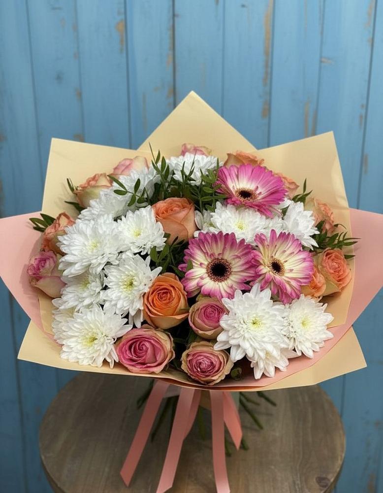 Букет цветов из: Розы, Герберы и Хризантемы в Кырене