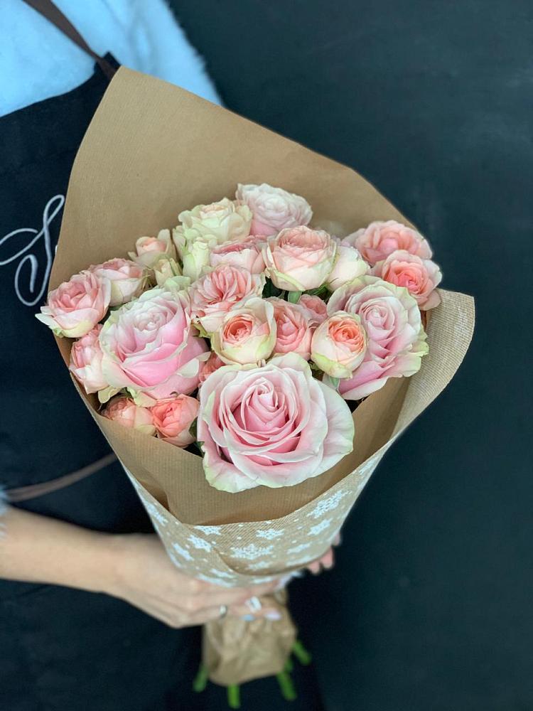 Букет цветов из: Хризантемы и Розы в Кырене