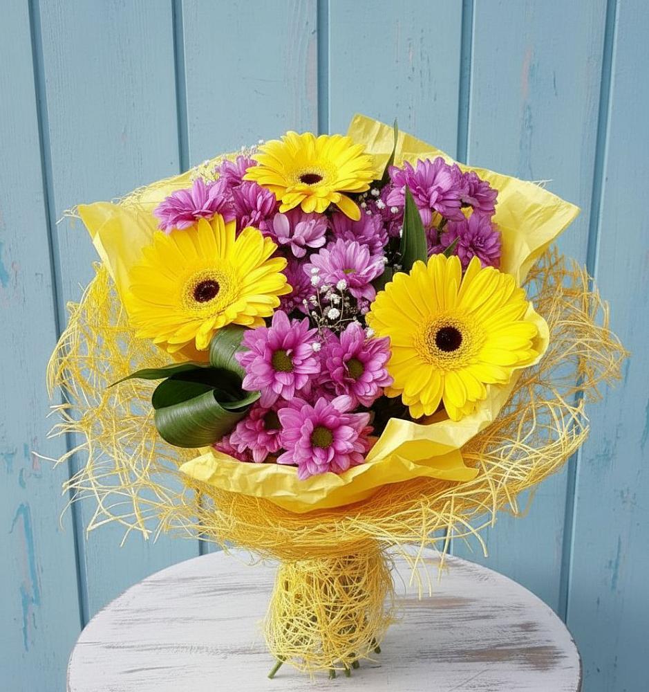 Букет цветов из: Хризантемы и Герберы в Кырене