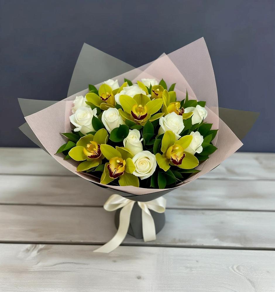 Букет цветов из: Орхидеи и Розы в Кырене