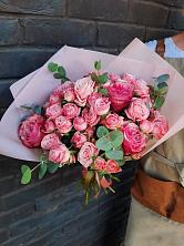Букет розы в пальмах в Кырене Букет цветов из: Розы в Кырене