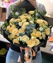 Букет цветов из:  Розы и Лизиантусы в Кырене