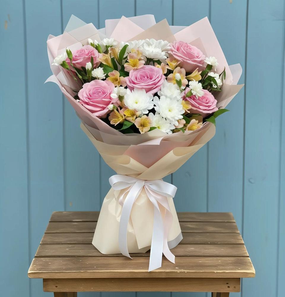 Букет цветов из: Гвоздики, Орхидеи и Розы в Кырене