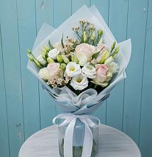 Букет цветов из:  Розы и Лизиантусы в Кырене