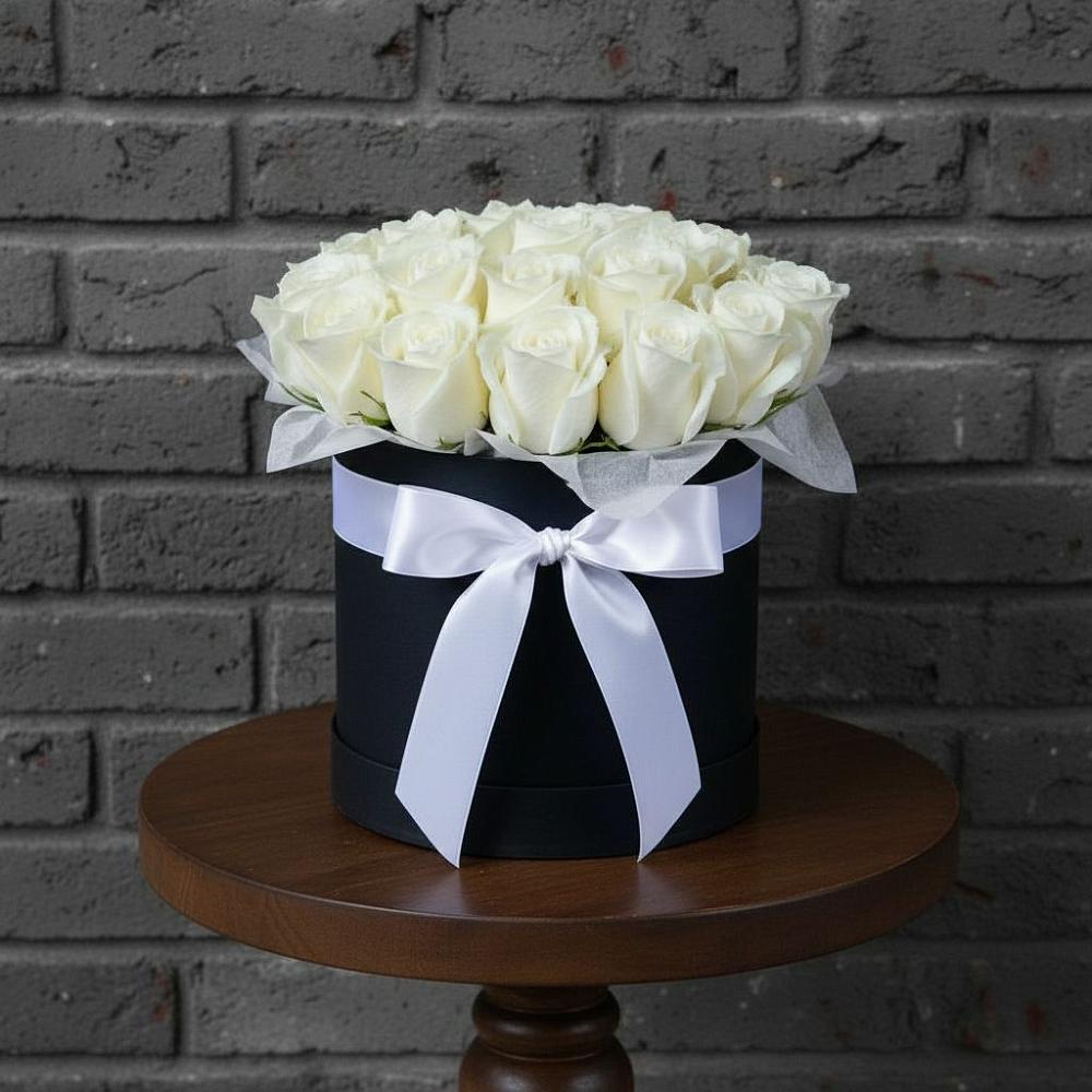 Цветочная композиция из Розы в шляпной коробке в Кырене