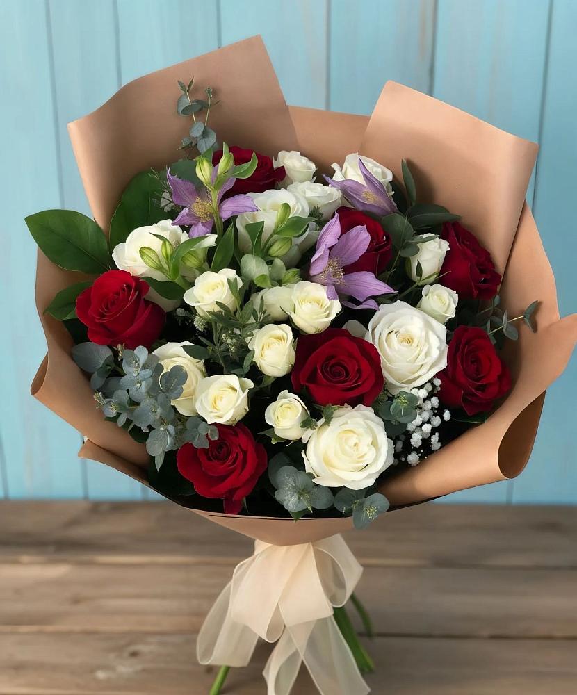 Букет цветов из: Розы и Альстромерии в Кырене