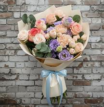 Букет цветов из:  Розы, Лизиантусы и Гвоздики #REPLACE_PRED# Кырене