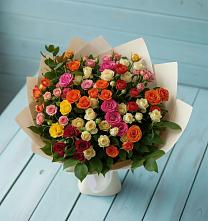 Букет Микс из разноцветных кустовых роз в Кырене