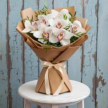 Букет цветов из:  Орхидеи и Розы в Кырене