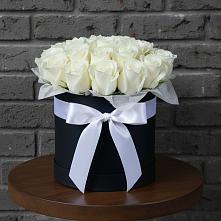 Цветочная композиция из Розы в шляпной коробке в Кырене